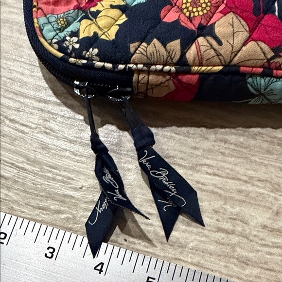 Vera Bradley Floral Quilted laptop - Picture 5 of 5